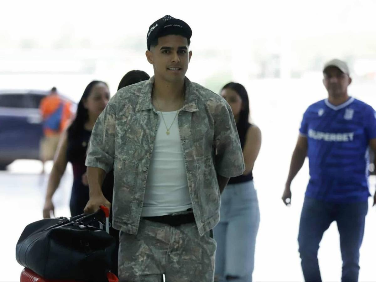 Julián junto a bella chica y Luis Palma solicitado: Legionarios viajan tras Honduras vs Nicaragua