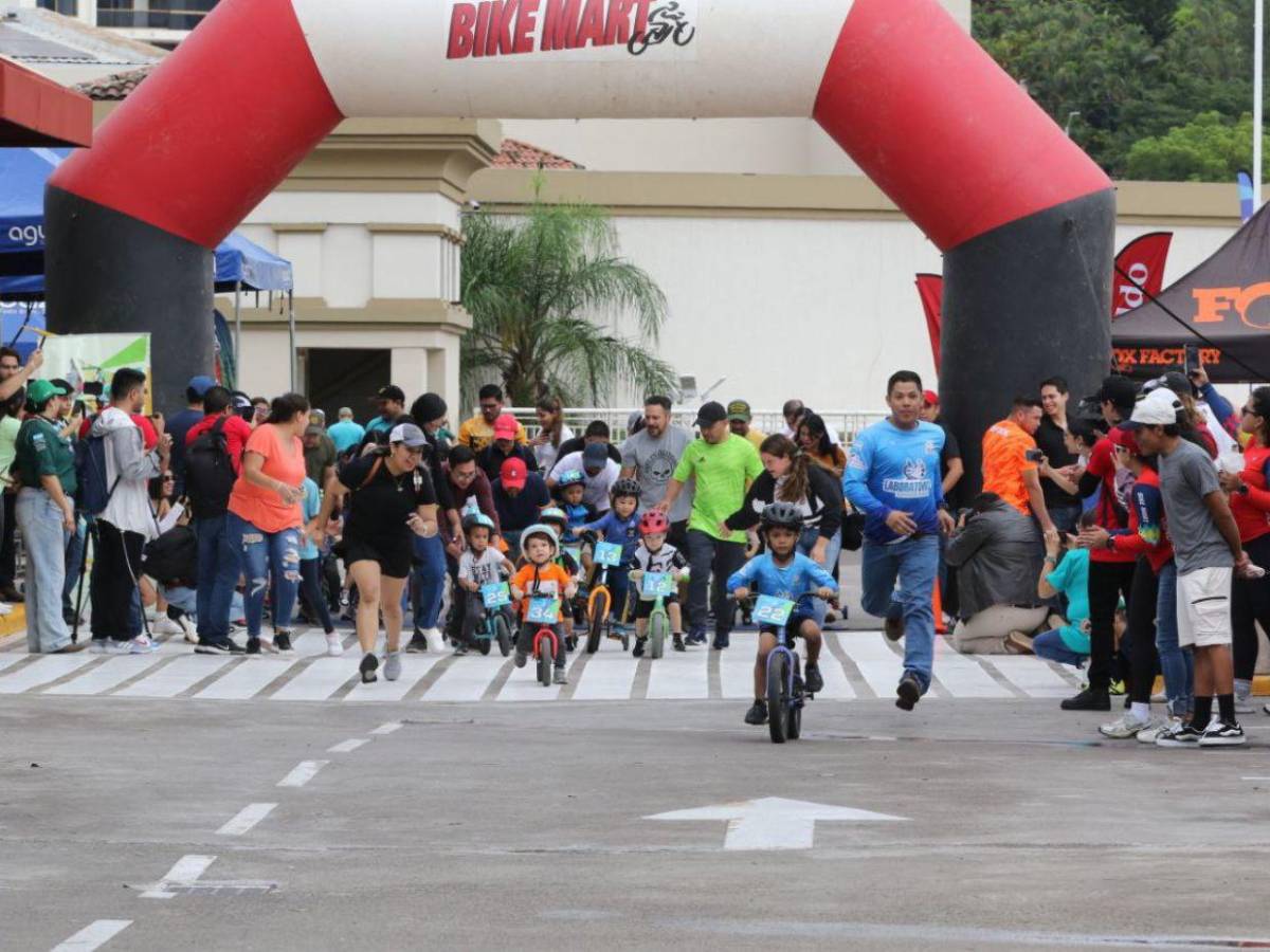 Pequeños brillan con entusiasmo en la Vuelta Infantil 2025