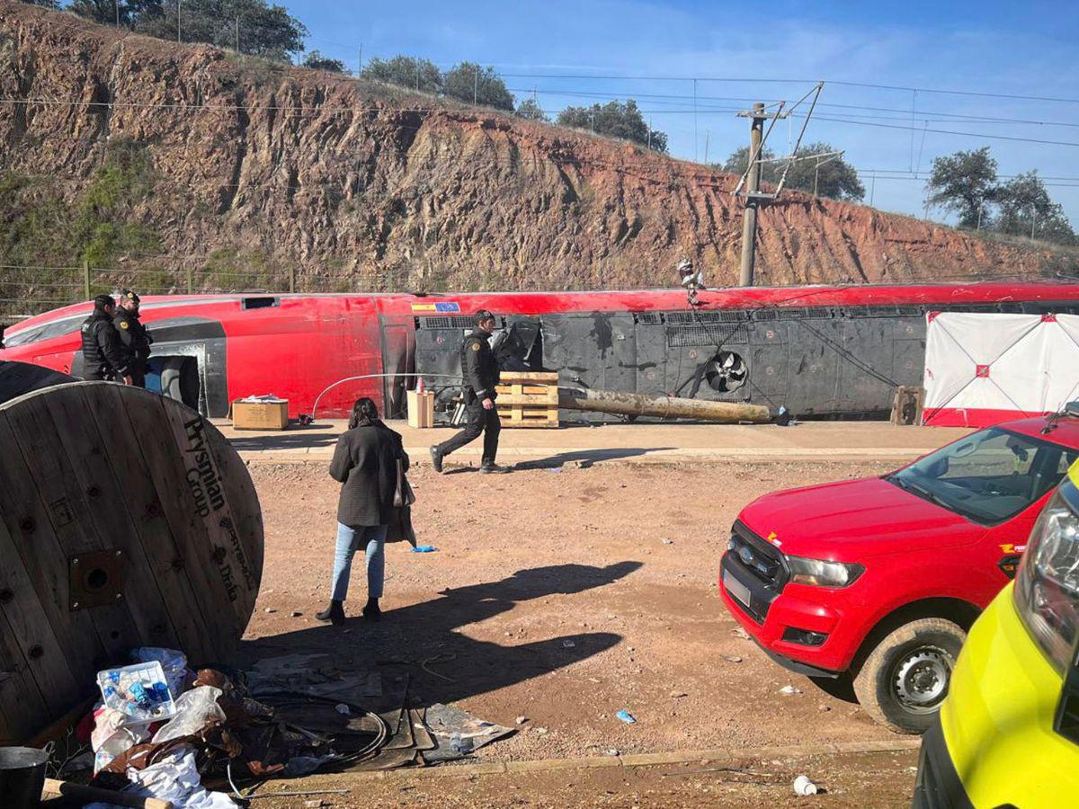 ¿Qué se sabe del accidente de trenes en España que provocó al menos 39 muertes?