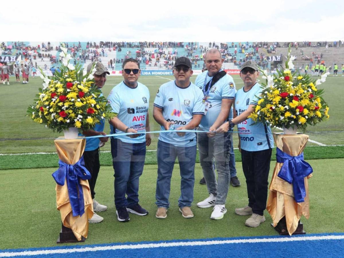 Linda chica sorprende, lo que hizo el Ministro de Seguridad e histórica llegada de Motagua a La Paz