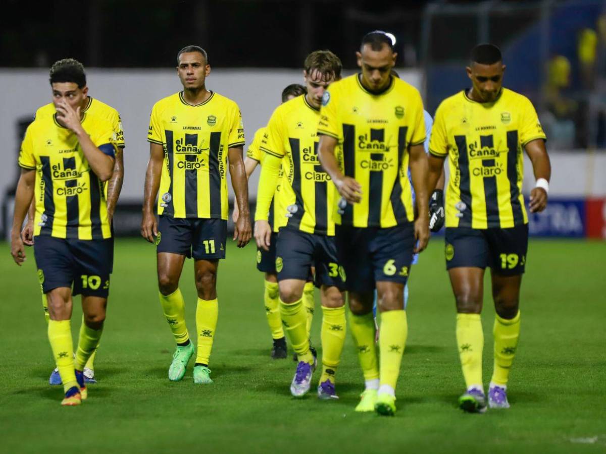 Caras tristes y desconsuelo en los jugadores de Real España en la goleada ante LAFC