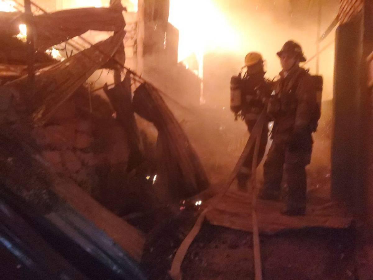 Incendio en barrio San Martín deja cuatro quemados; entre ellos dos adultos mayores