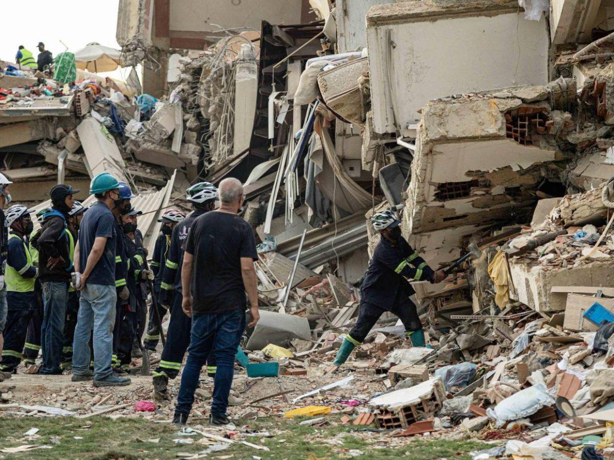 Se elevan a 1,450 las personas fallecidas por el doble terremoto en Venezuela