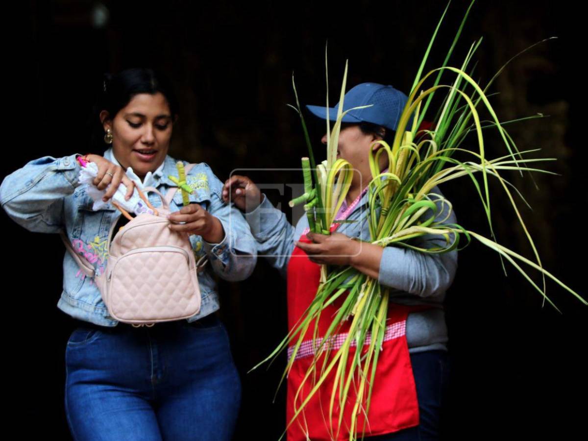 Tegucigalpa se viste de fe: inicia venta de ramos y cruces de palma en la capital