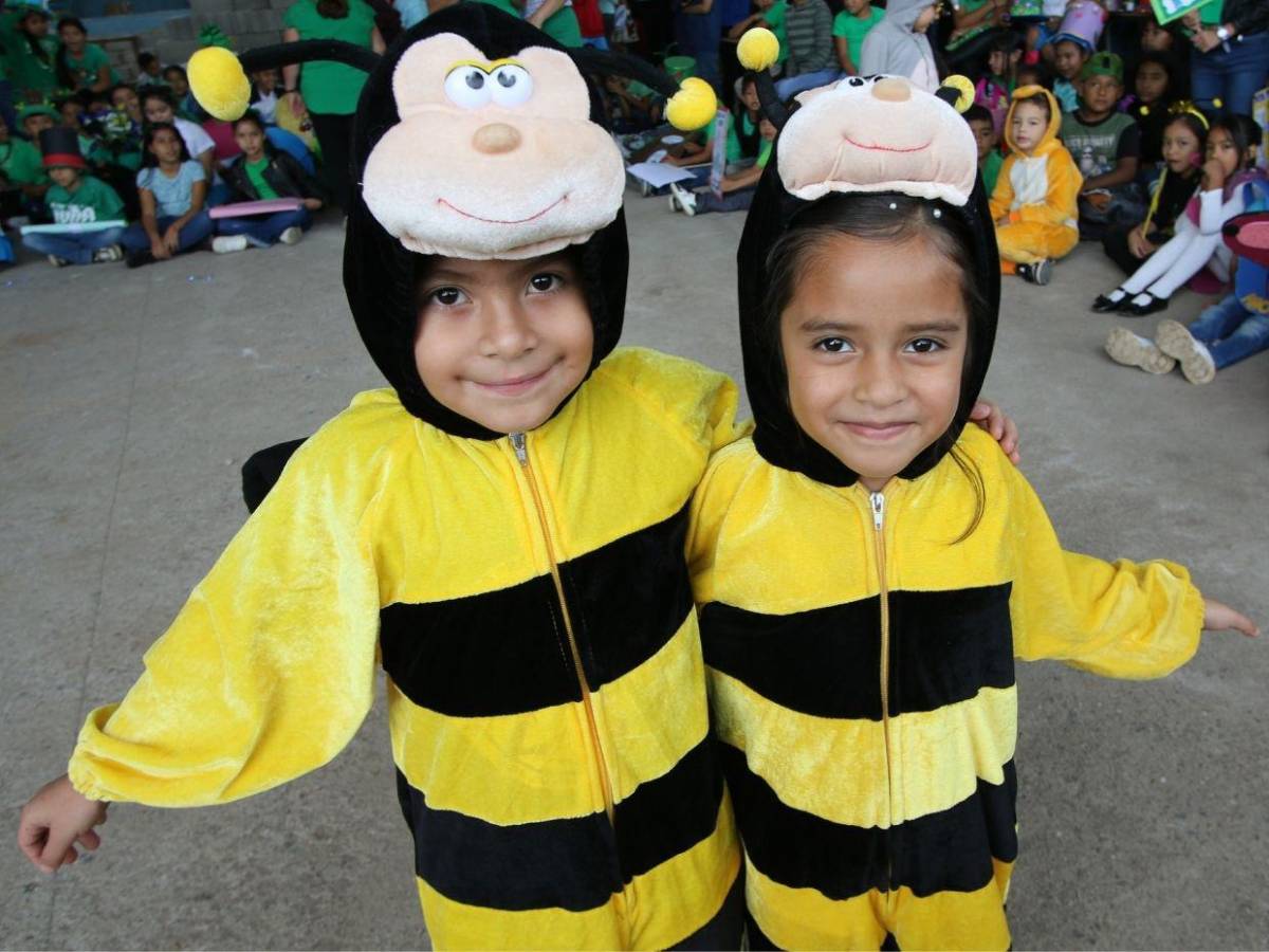 Disfraces, contacto con la tierra y juegos marcan tercera semana de Escuelas Amigables