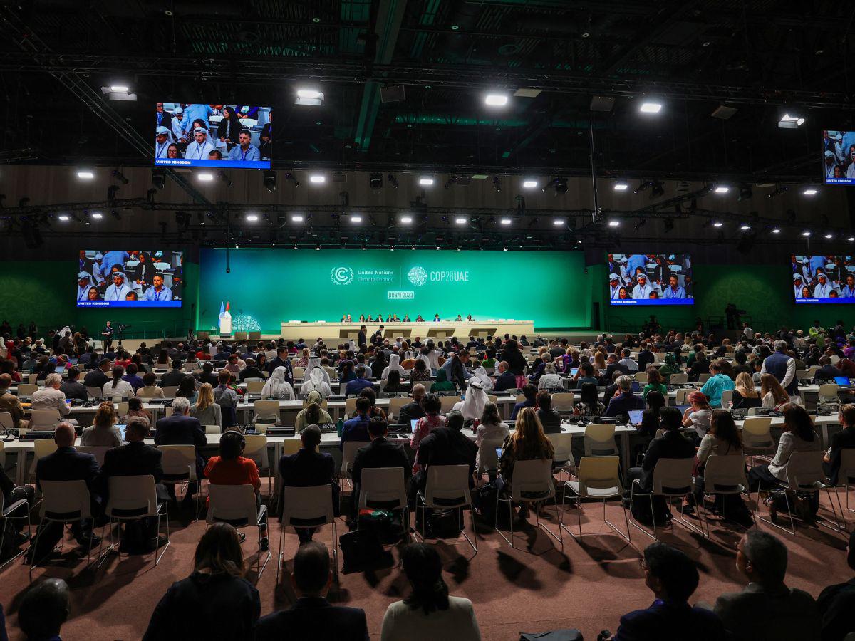 La COP28 aprueba fondo climático para financiar daños en países vulnerables