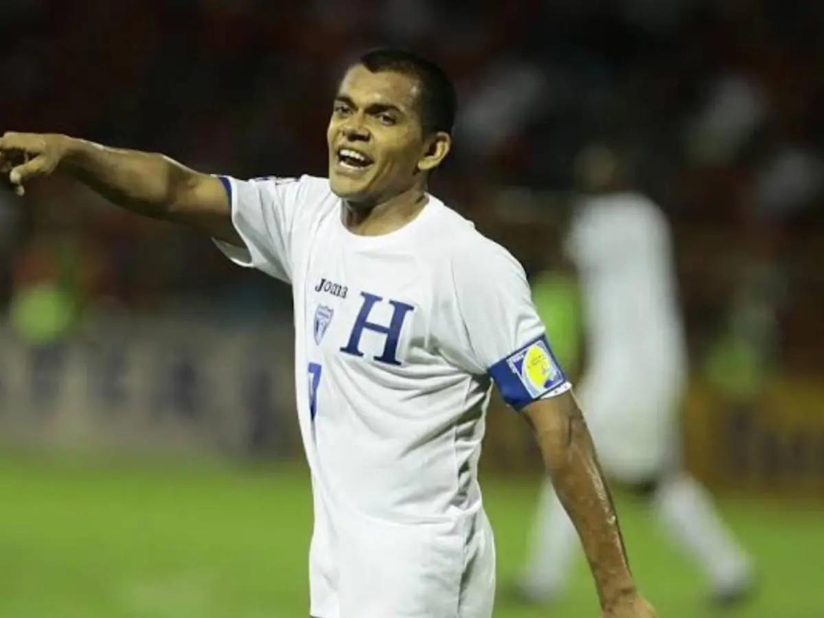 Famosa revista de España causa polémica al nombrar los 15 mejores futbolistas de Honduras