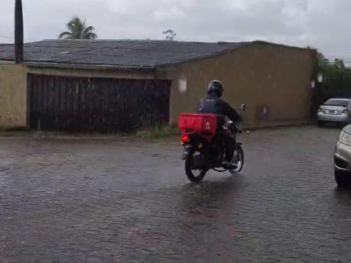 Las imágenes de las intensas lluvias que azotan la capital