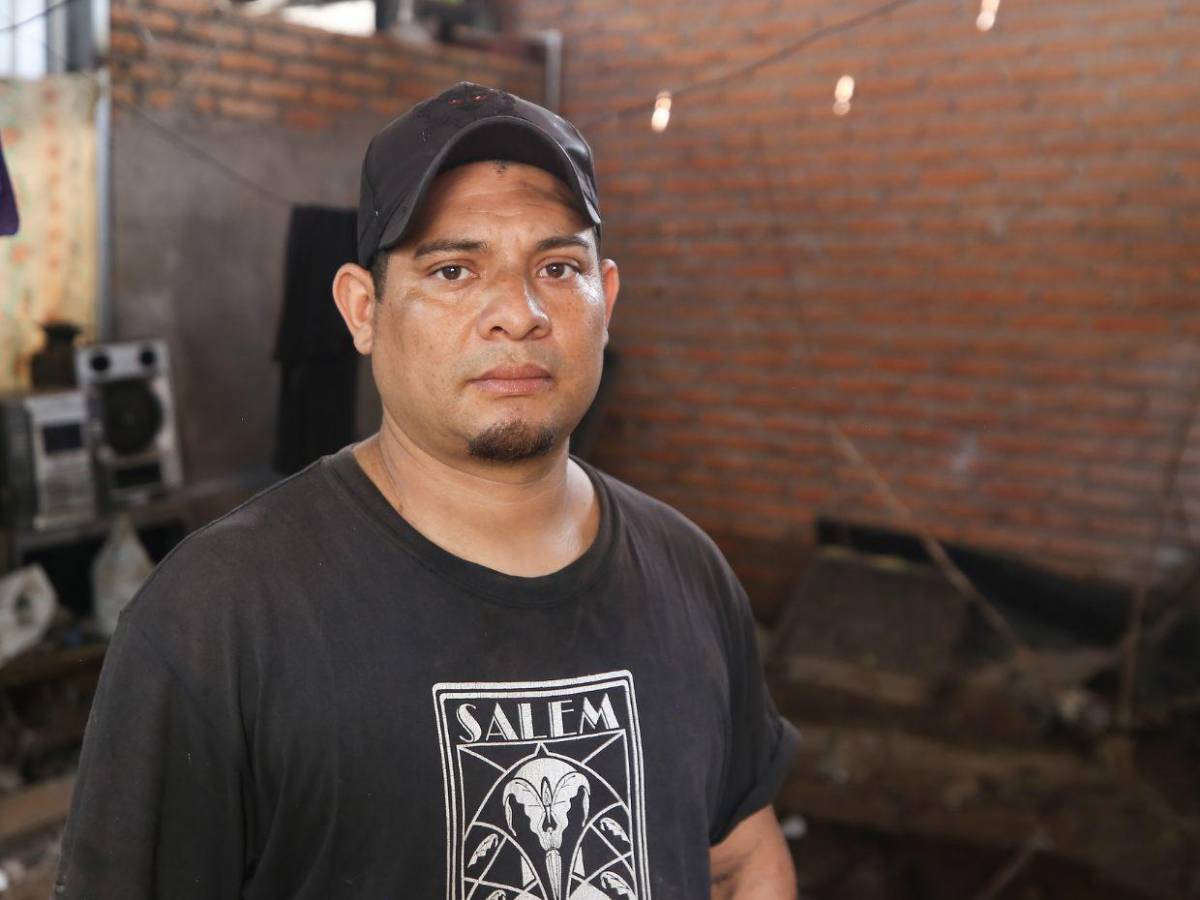 Socavones ponen en riesgo conductores y vecinos en distintos puntos de la capital