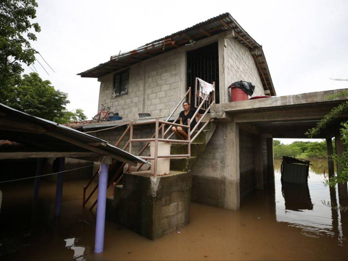 Crisis en Costa de los Amates: inundaciones, cocodrilos y esperanza en medio del caos