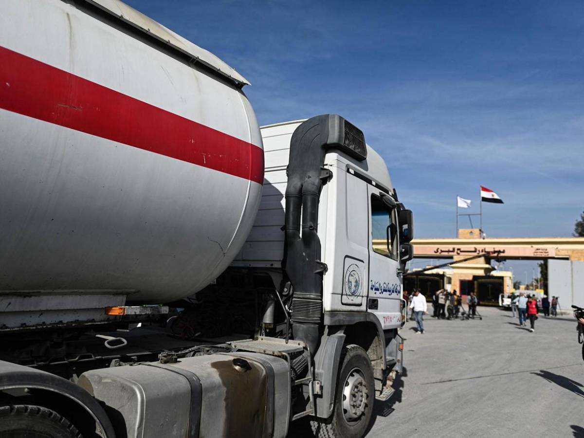 Tras larga espera en la frontera de Egipto, ayuda humanitaria ingresa a Franja de Gaza