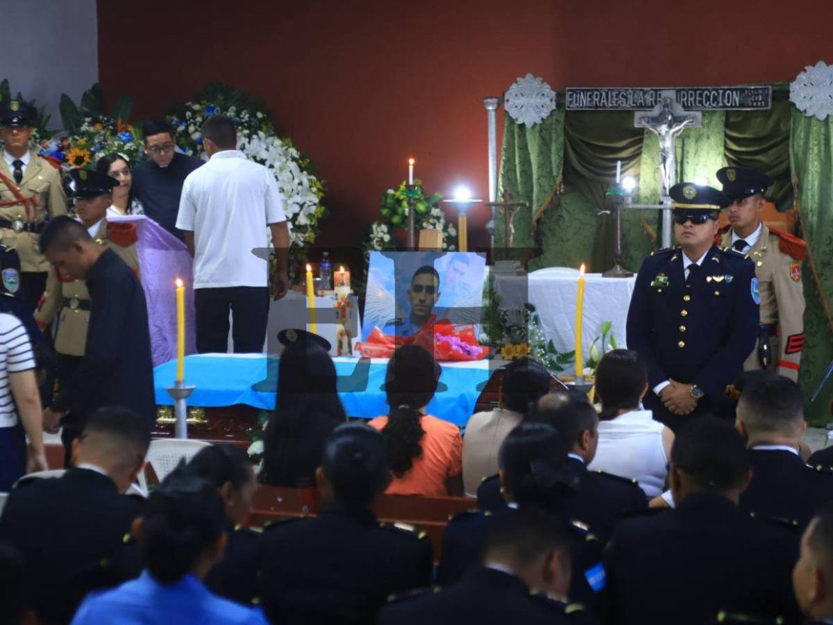 Multitud despide al inspector Kevin Pérez tras perder la vida para salvar a un menor