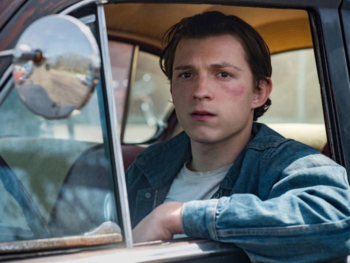 Tom Holland coquetea con la idea de ser James Bond