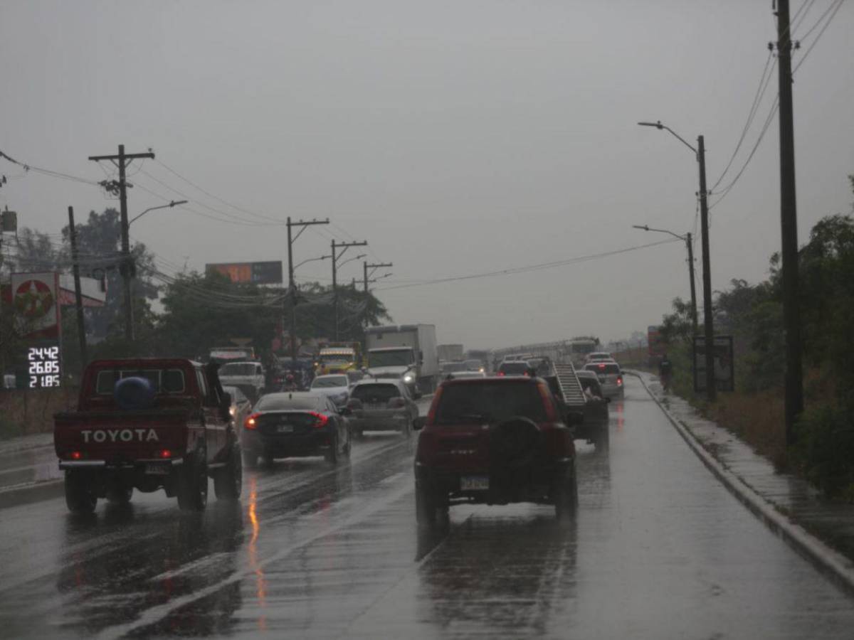 Las imágenes que dejó la tormenta registrada este viernes sobre Tegucigalpa y Comayagüela