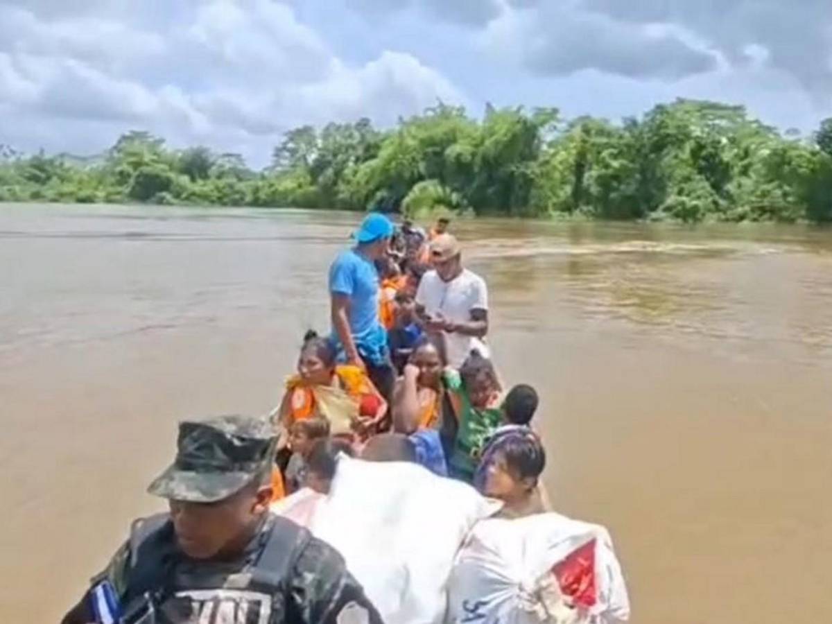 Evacúan a 146 personas, entre ellos 82 niños, por crecida de río Kruta en Gracias a Dios