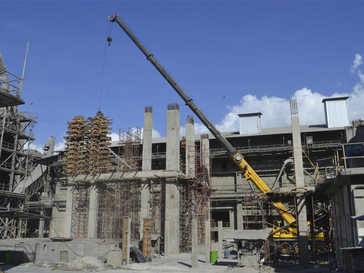 <i>Imagen del molino de Cenosa, donde la tecnología de vanguardia y la visión sostenible se fusionan para crear el cemento del futuro.</i>