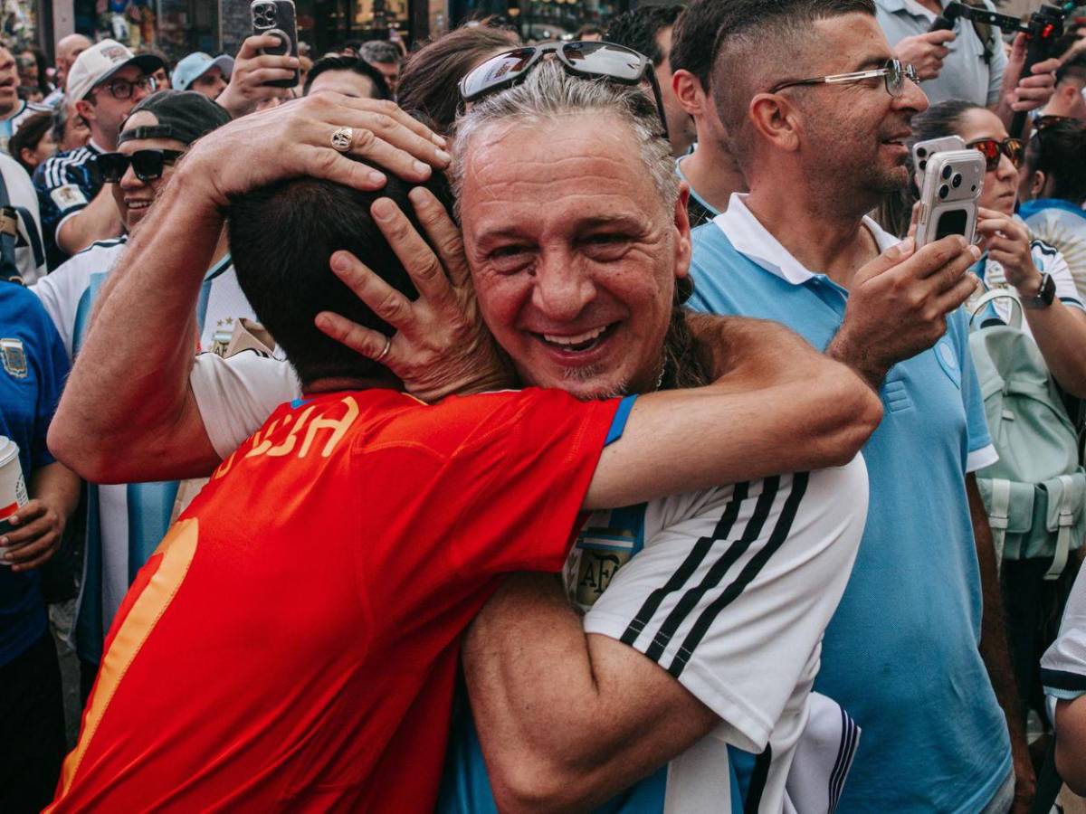 Fiebre mundialista en Nueva York: las calles viven una gran fiesta previo a la final España-Argentina