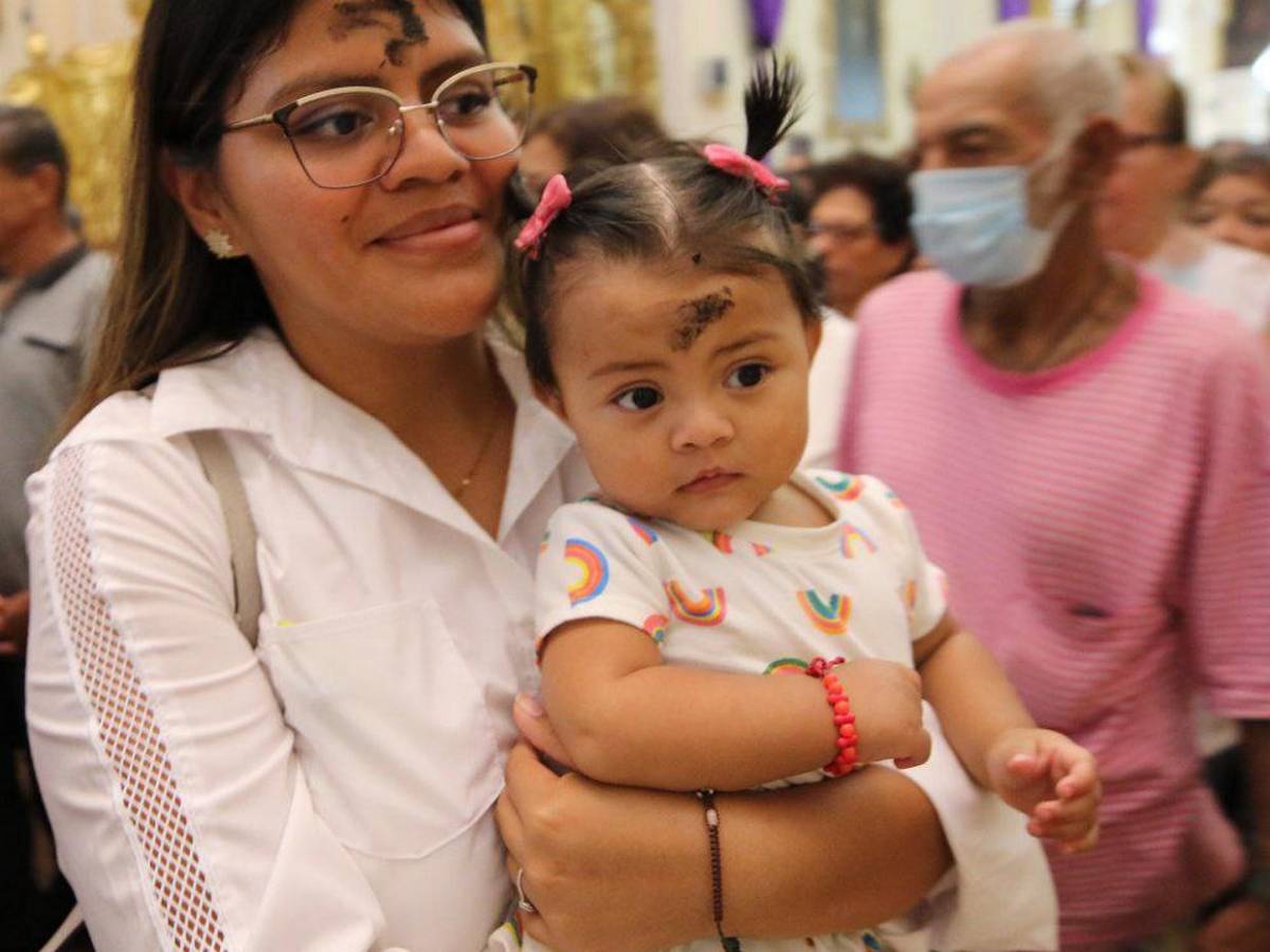 Feligresía capitalina recibe la Cuaresma con fe y devoción Feligresía capitalina recibe la Cuaresma con fe y devoción