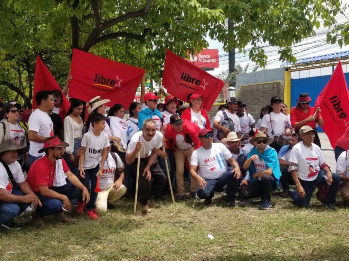 Pese a ser suspendida de Libre, Isis Cuéllar participó en marcha del partido en SPS