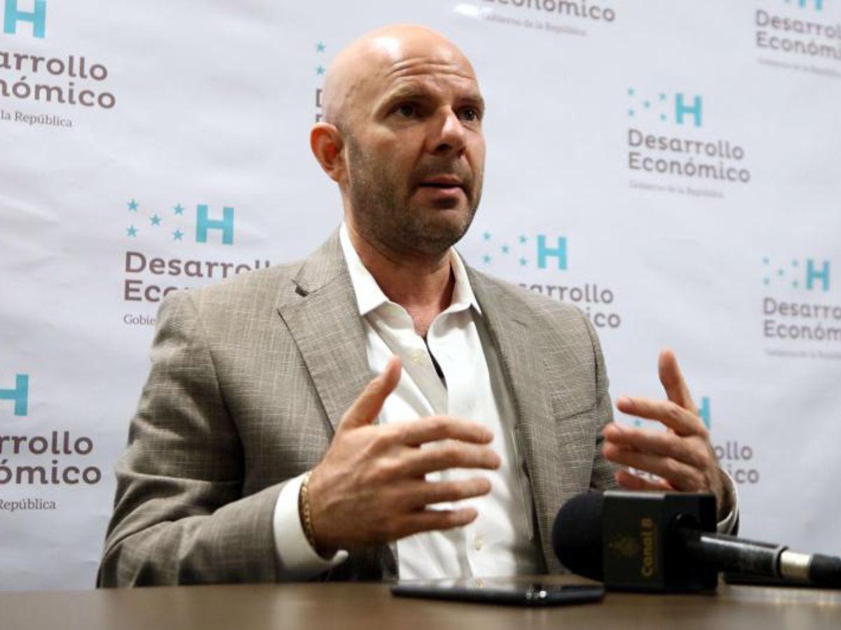 Pedro Barquero: “Un pequeño grupo de radicales ha arrastrado al gobierno a tomar malas decisiones”
