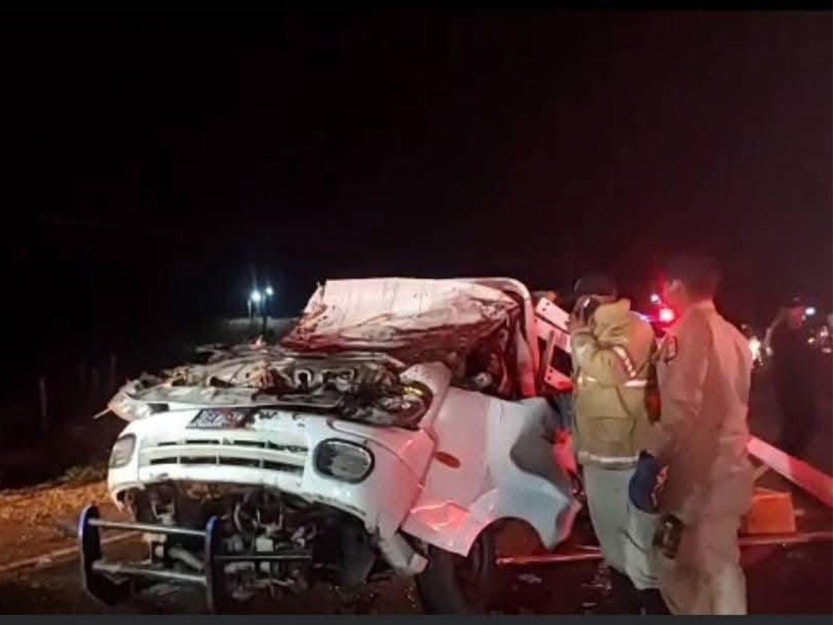 Dos jóvenes comerciantes: retiran los cuerpos de las víctimas del accidente en Talanga