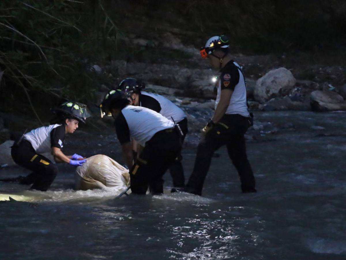 Hallan ocho cadáveres envueltos en bolsas y atados de pies y manos en Guatemala
