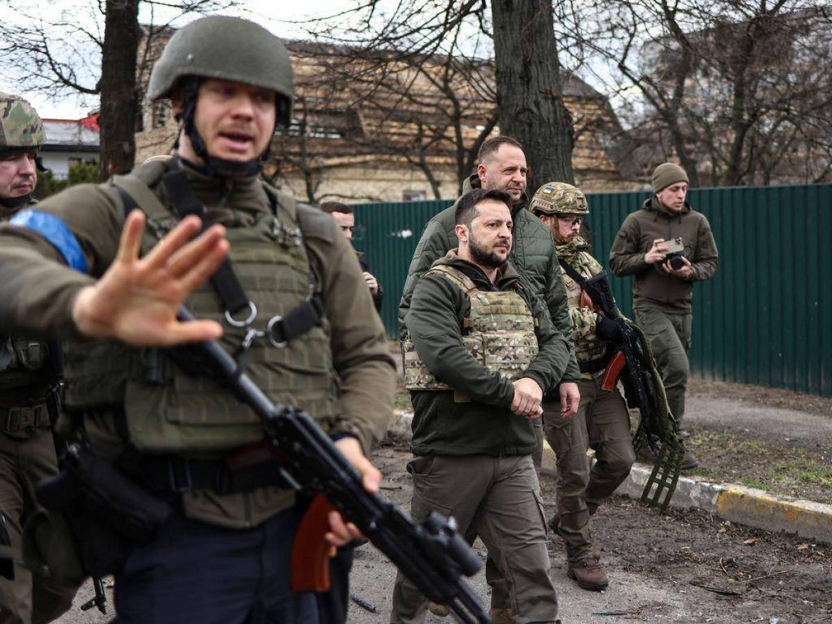 Rusia acusa a Ucrania de preparar “montajes” de civiles muertos