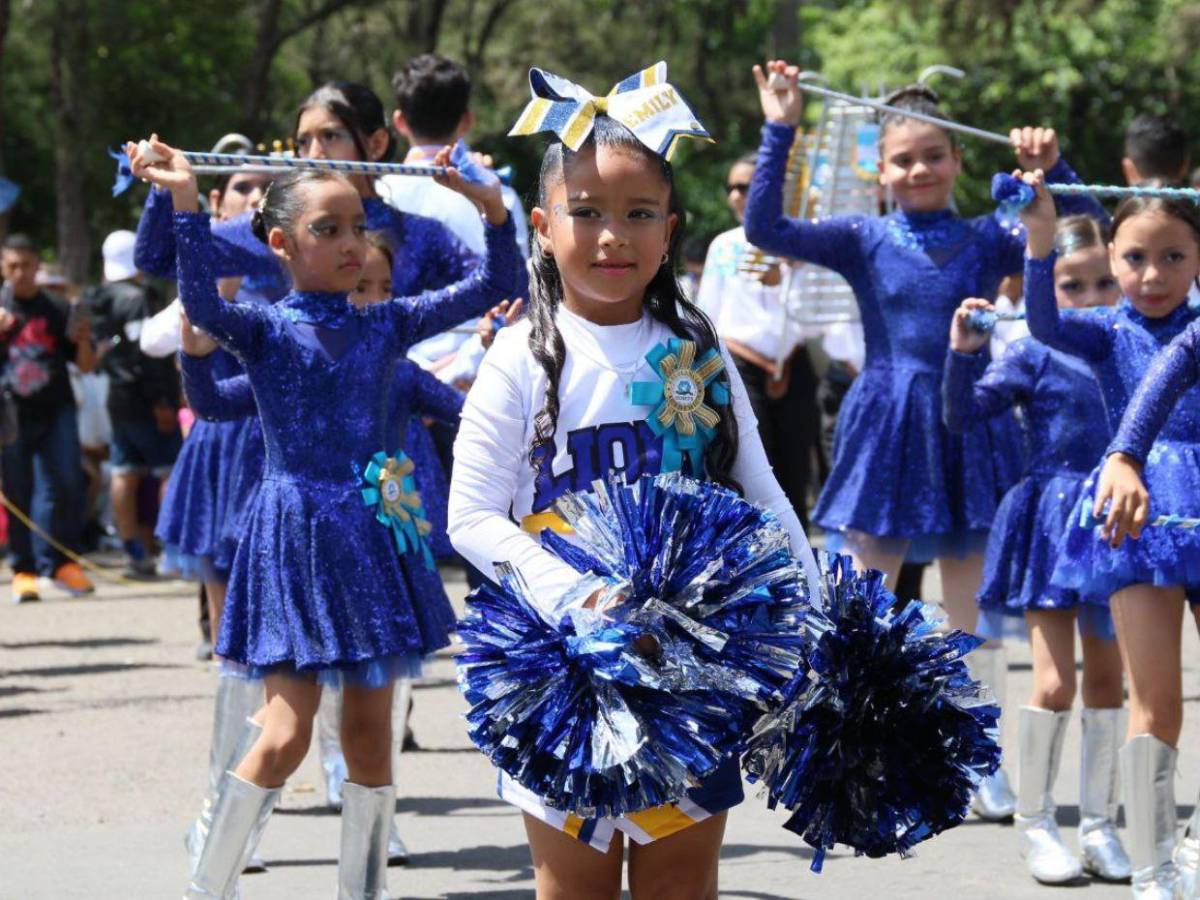 Los alumnos de Comayagüela celebraron la patria con entusiasmo y orgullo nacional