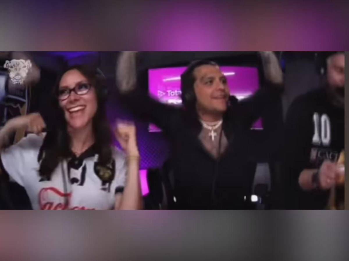 Así fue la escena de celos que Ángela Aguilar le hizo a Nodal en vivo