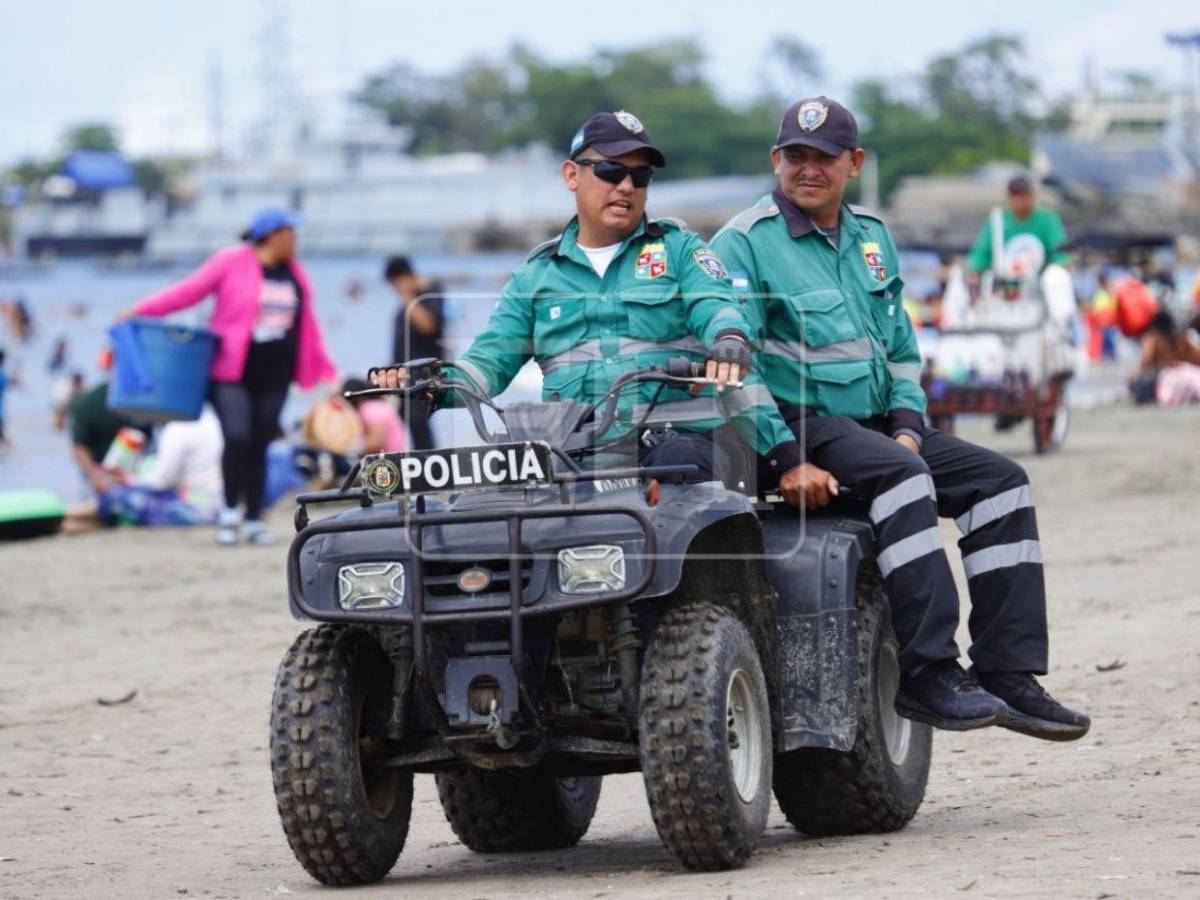Turismo y diversión: Playas de Puerto Cortés se llenan de vida en Semana Santa