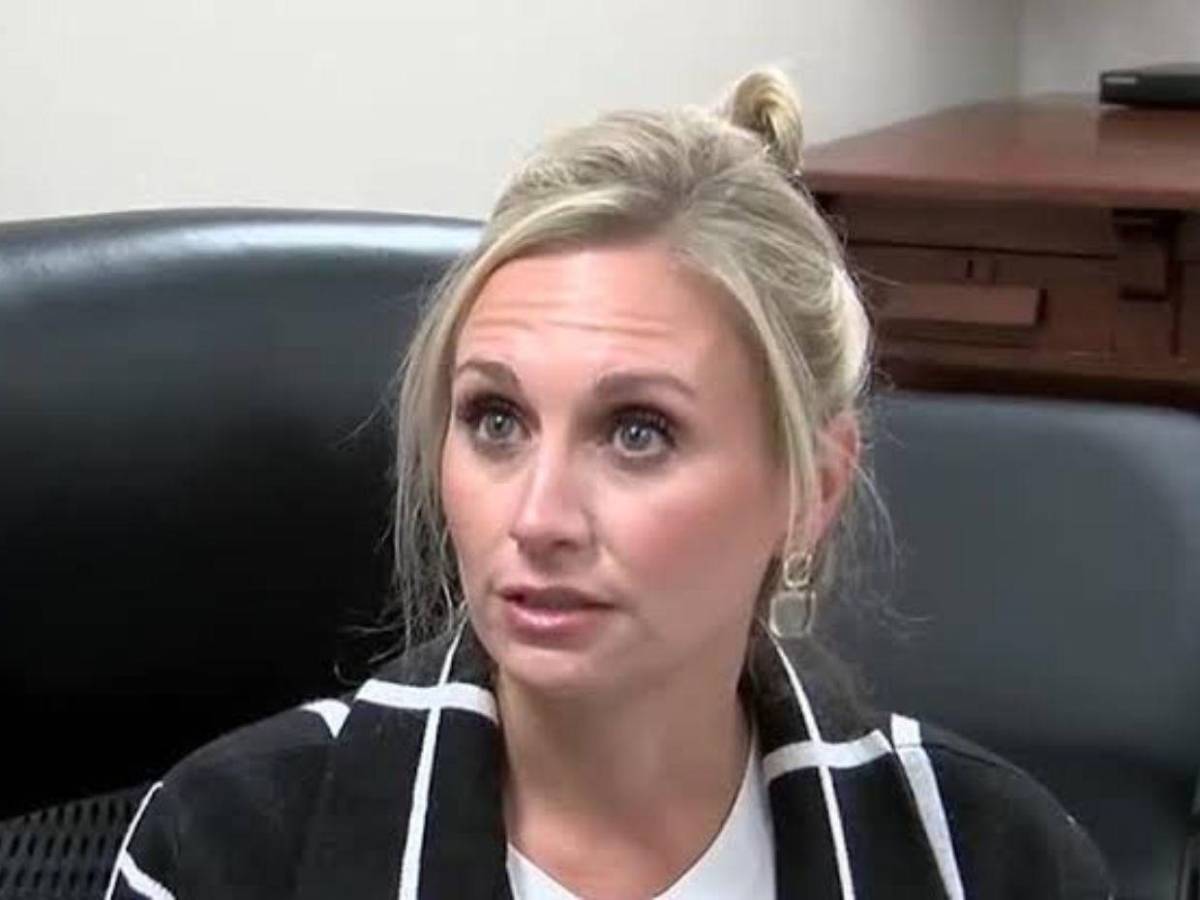 Misty Roberts, exalcaldesa condenada por mantener relación con el amigo menor de su hijo
