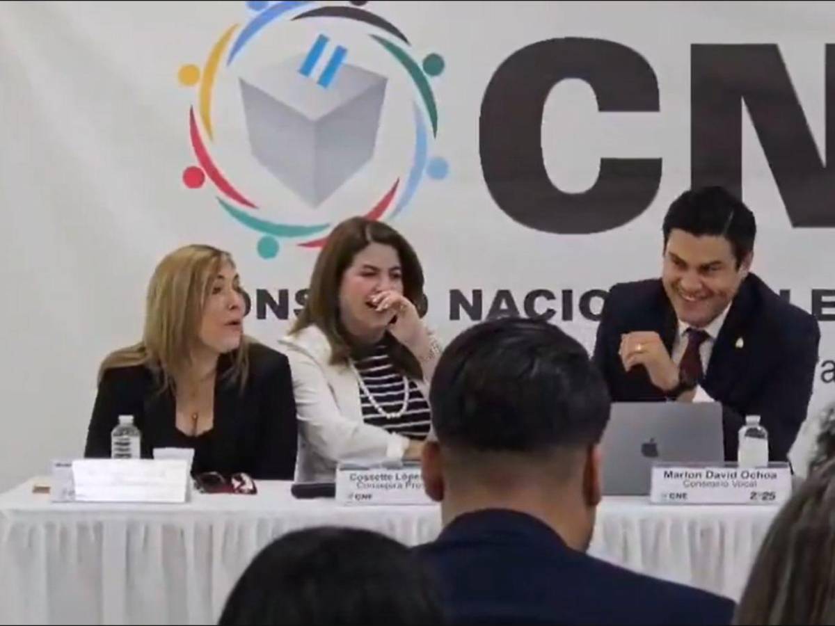 Entre risas y armonía, consejeros del CNE reciben ofertas para el TREP