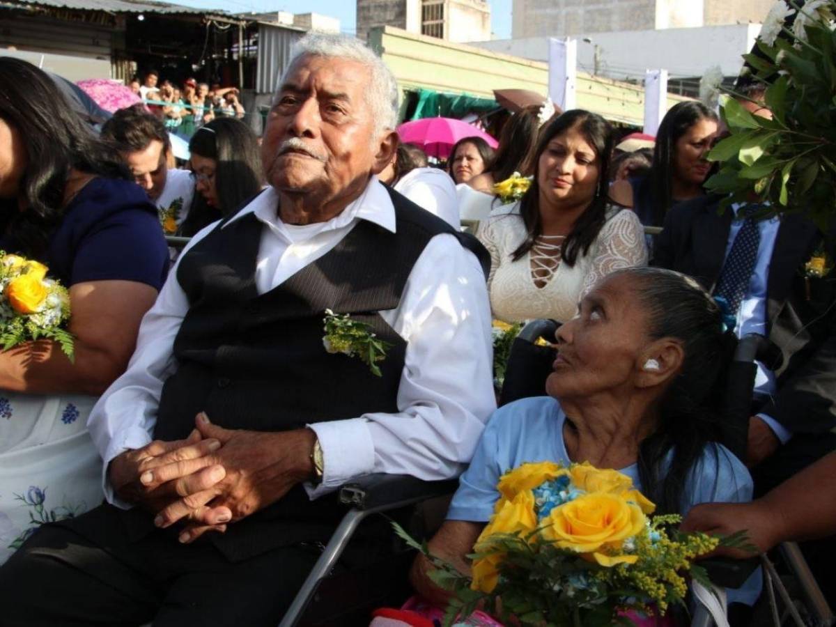 ¡Dijeron que sí! 350 parejas unieron sus vidas en las bodas gratis de la AMDC