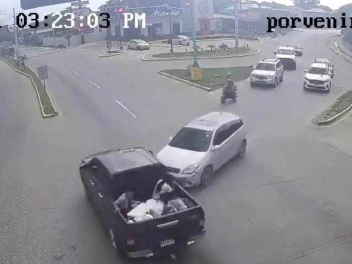 Bebé que murió era su hijo: conductor que cruzó un semáforo en rojo iba a celebrar su cumpleaños