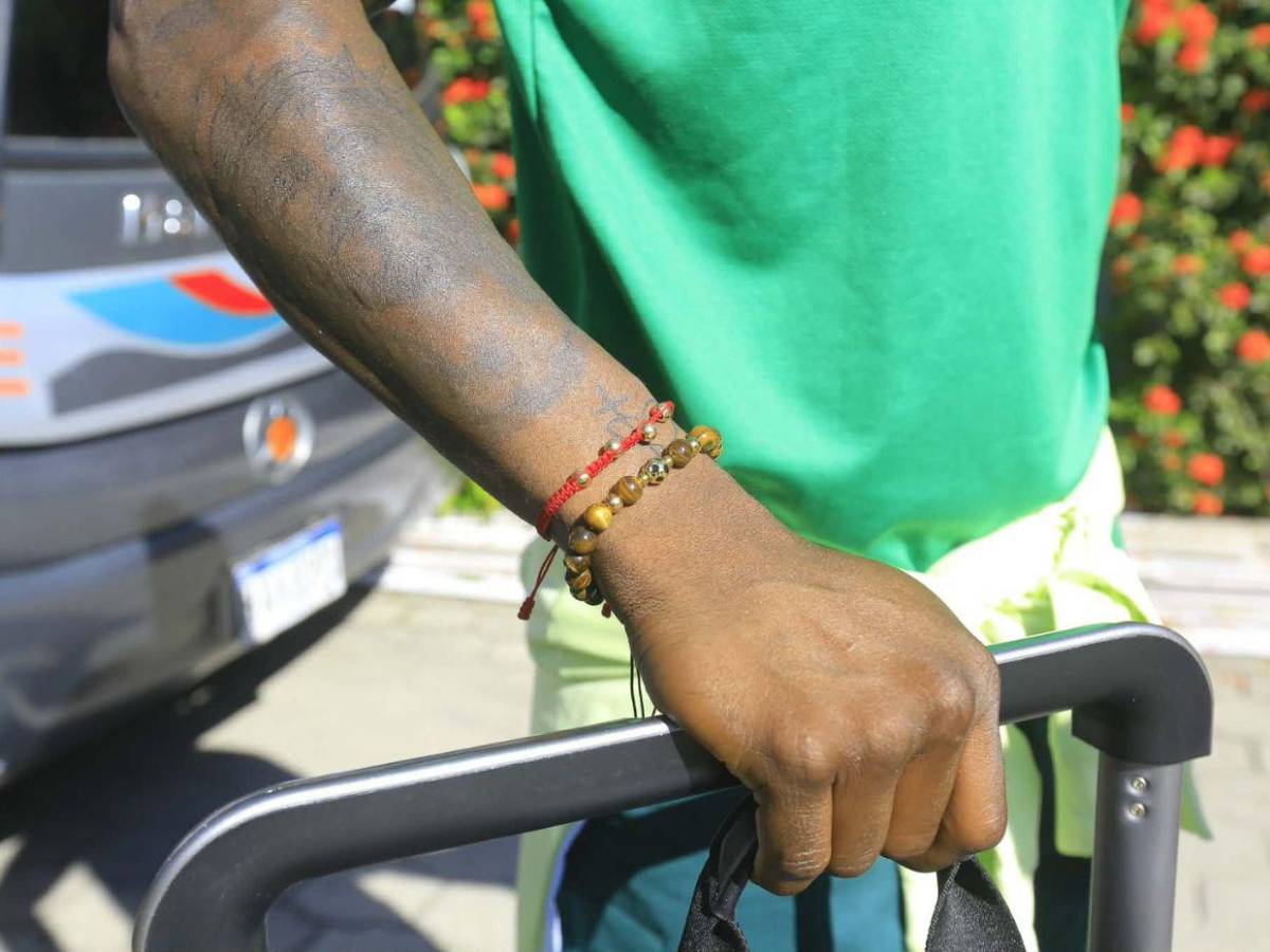 Cobijas, almohadas y la visita de un exministro: Así partió Marathón hacia Tegucigalpa