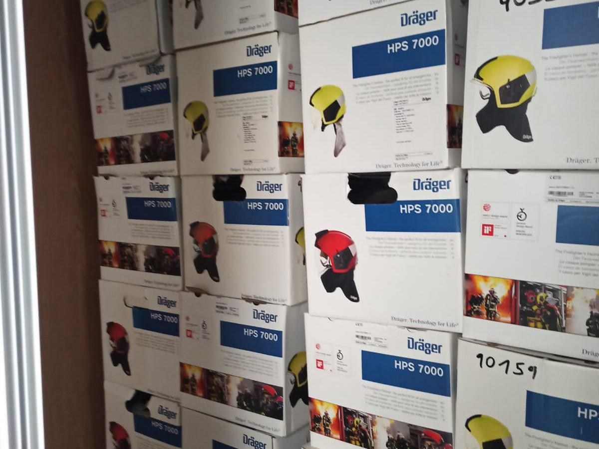 Proyecto de joven catracha logra donativo para bomberos de La Masica y Puerto Lempira