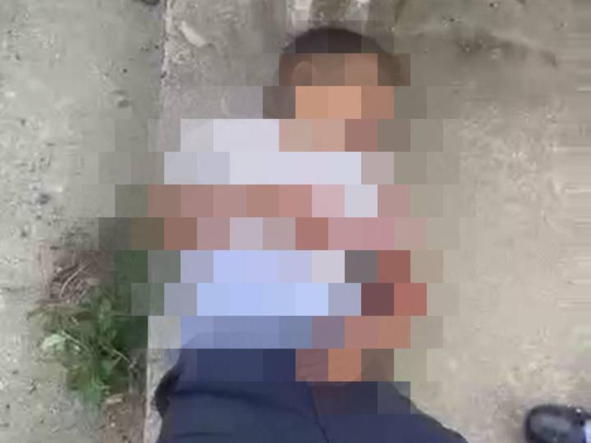 Quedaron atrapados en la mototaxi: momento en que rescataron a niños accidentados en Omoa