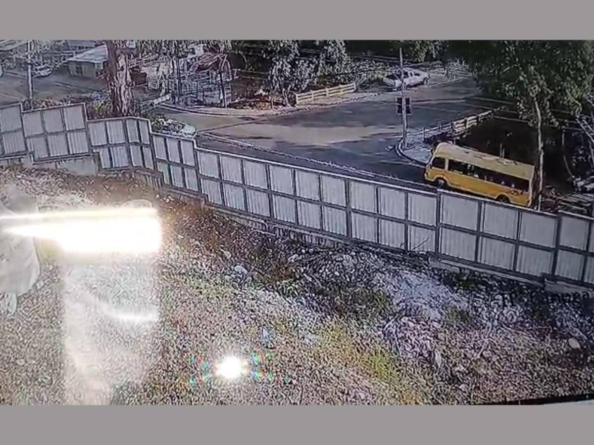 CUADRO A CUADRO: así fue el ataque a conductor de bus en Los Robles