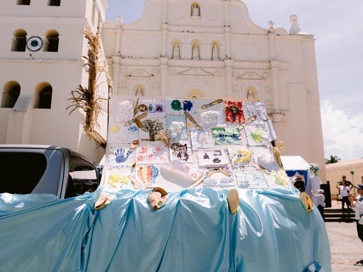 Color, cultura y orgullo patrio en desfile de Montessori Bilingual Academy en Comayagua