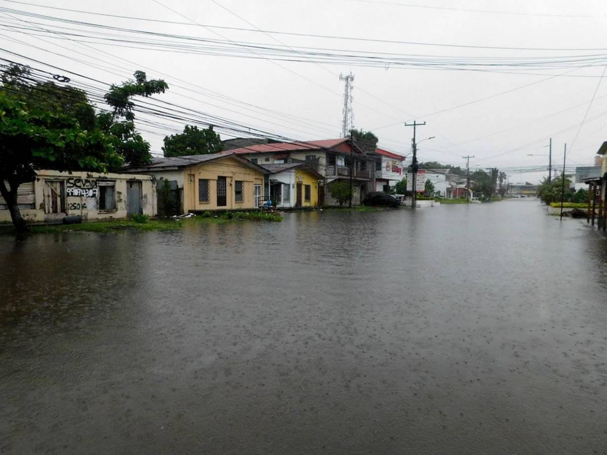 Masa de aire frío ya deja zonas inundadas en La Ceiba y otros sectores del norte