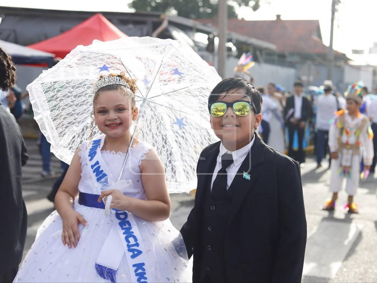 Ambiente festivo y patriótico en San Pedro Sula por aniversario de independencia de Honduras