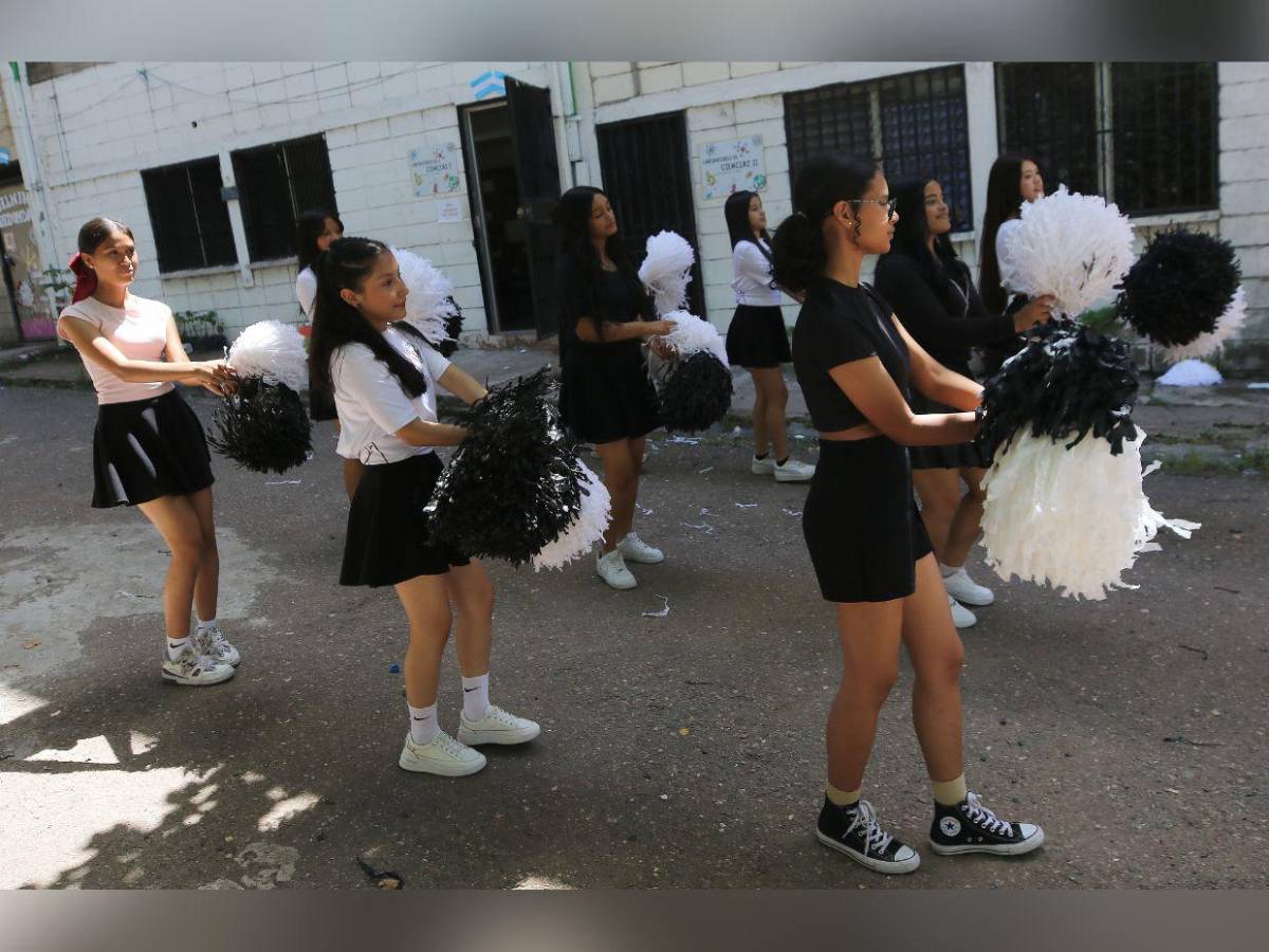 Pomponeras del Intae preparan un espectáculo patriótico lleno de energía y talento