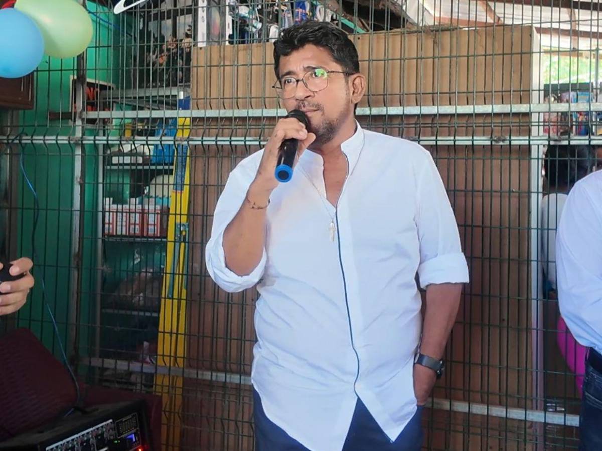 Roberto Contreras se disculpa con Mel Zelaya por el apodo chumpa juca; Quintín Soriano reacciona