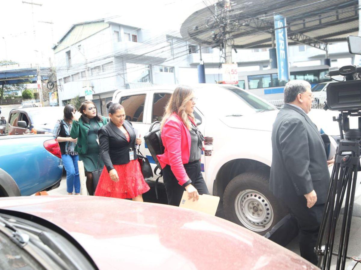 “Grupo élite” del TSC llega al CNE para indagar contratos del traslado de maletas electorales