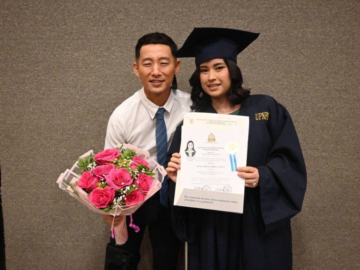 Yeimi Licona, prometida de Shin Fujiyama, obtiene su título universitario