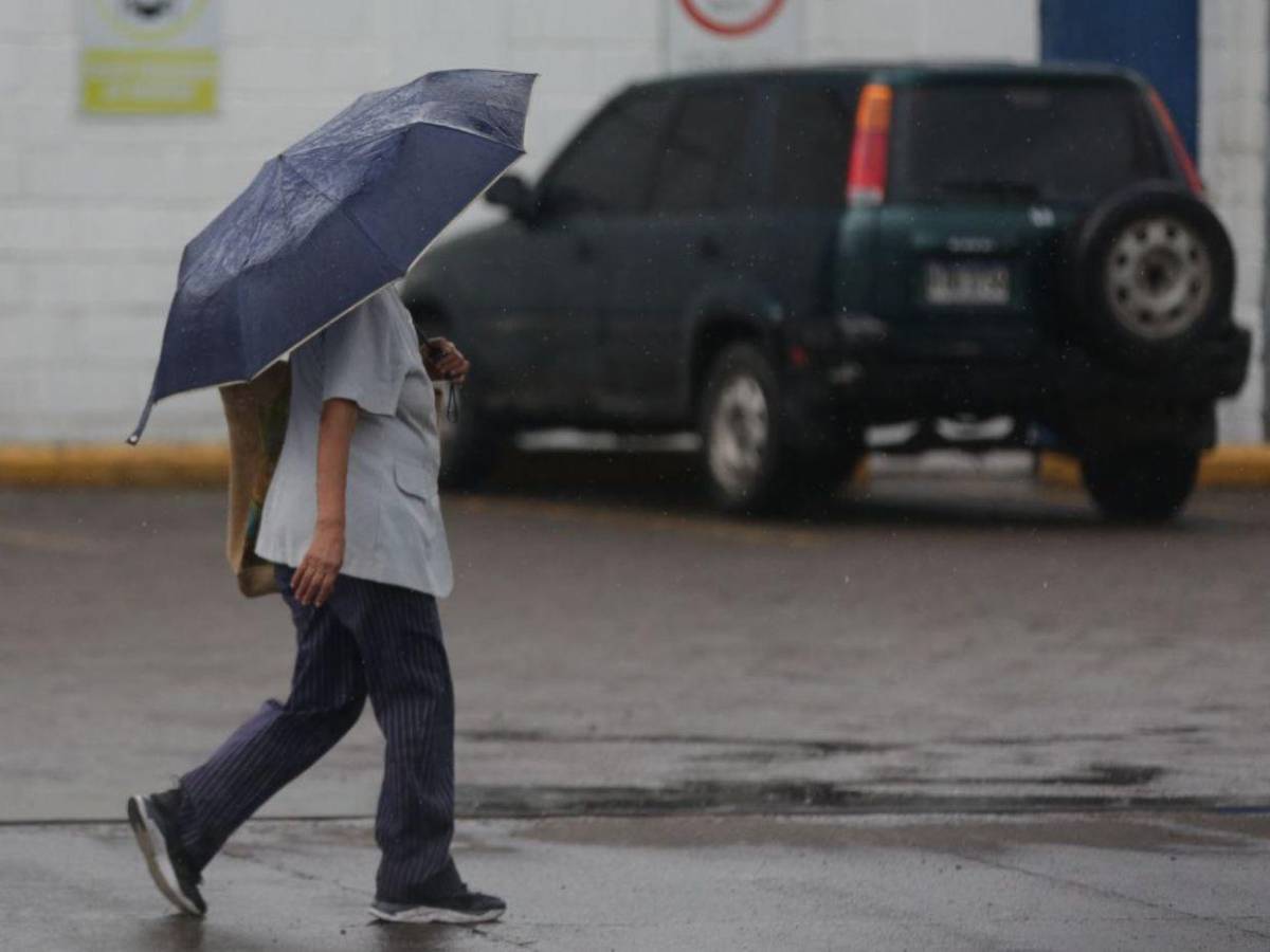 Las imágenes que dejó la tormenta registrada este viernes sobre Tegucigalpa y Comayagüela