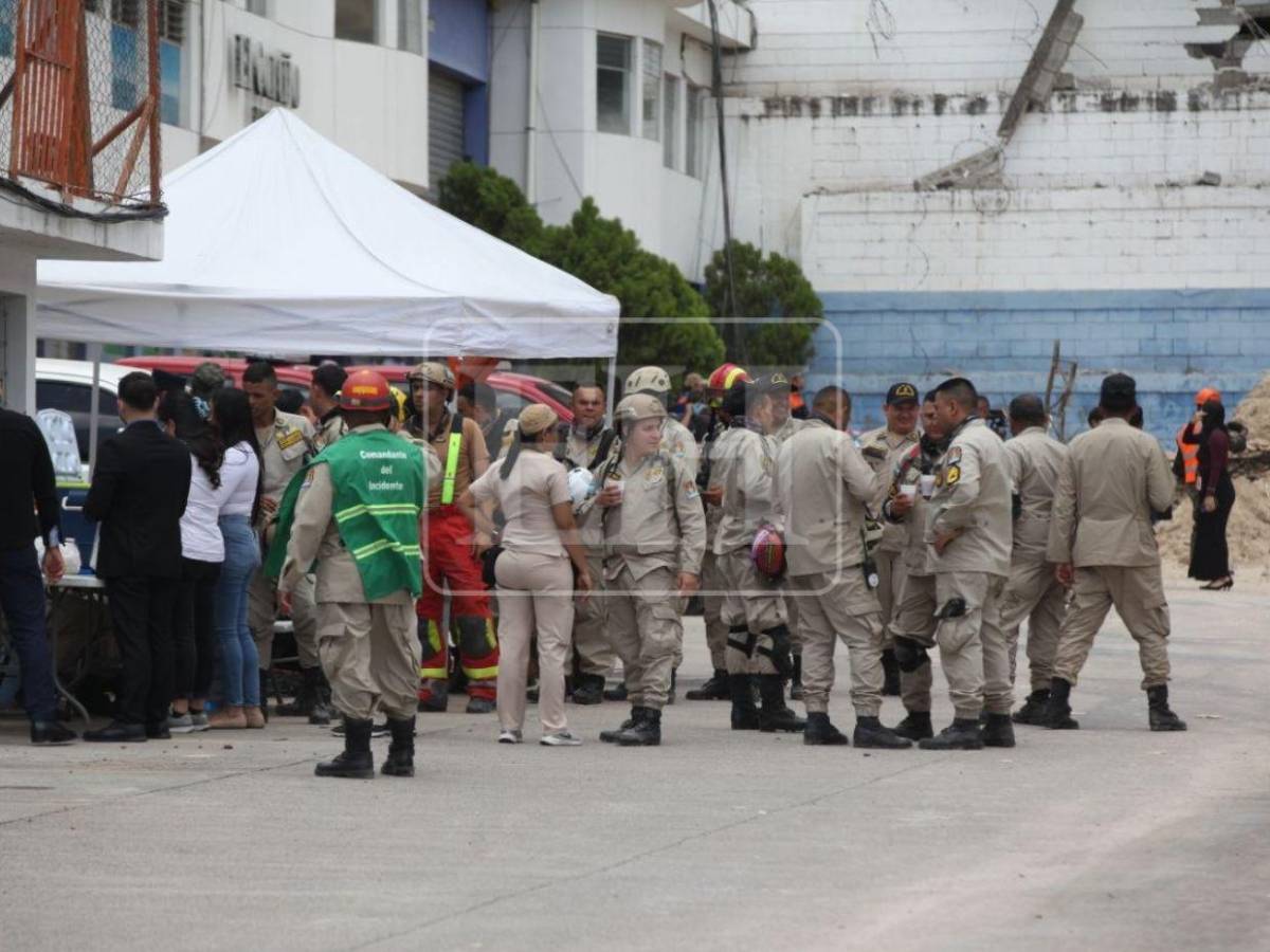 Maquinaria y equipos especializados y unas 40 horas de búsqueda: así fue el rescate de Claudia, Félix y Karen