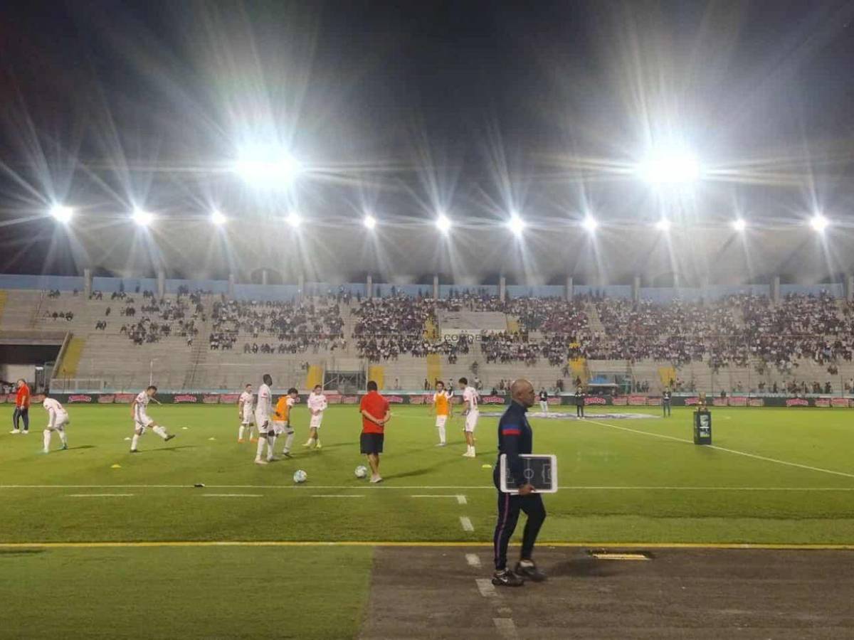 Fiesta de la Ultra Fiel, apagones, celebración de Espinel y la eliminación del Motagua