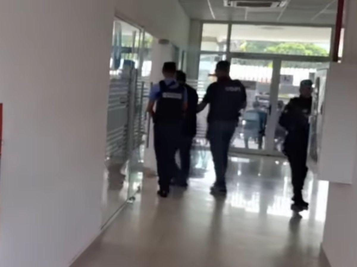 Llevaba a su hija de 7 años a un hotel y abusaba de ella: así capturan a su padre en El Progreso