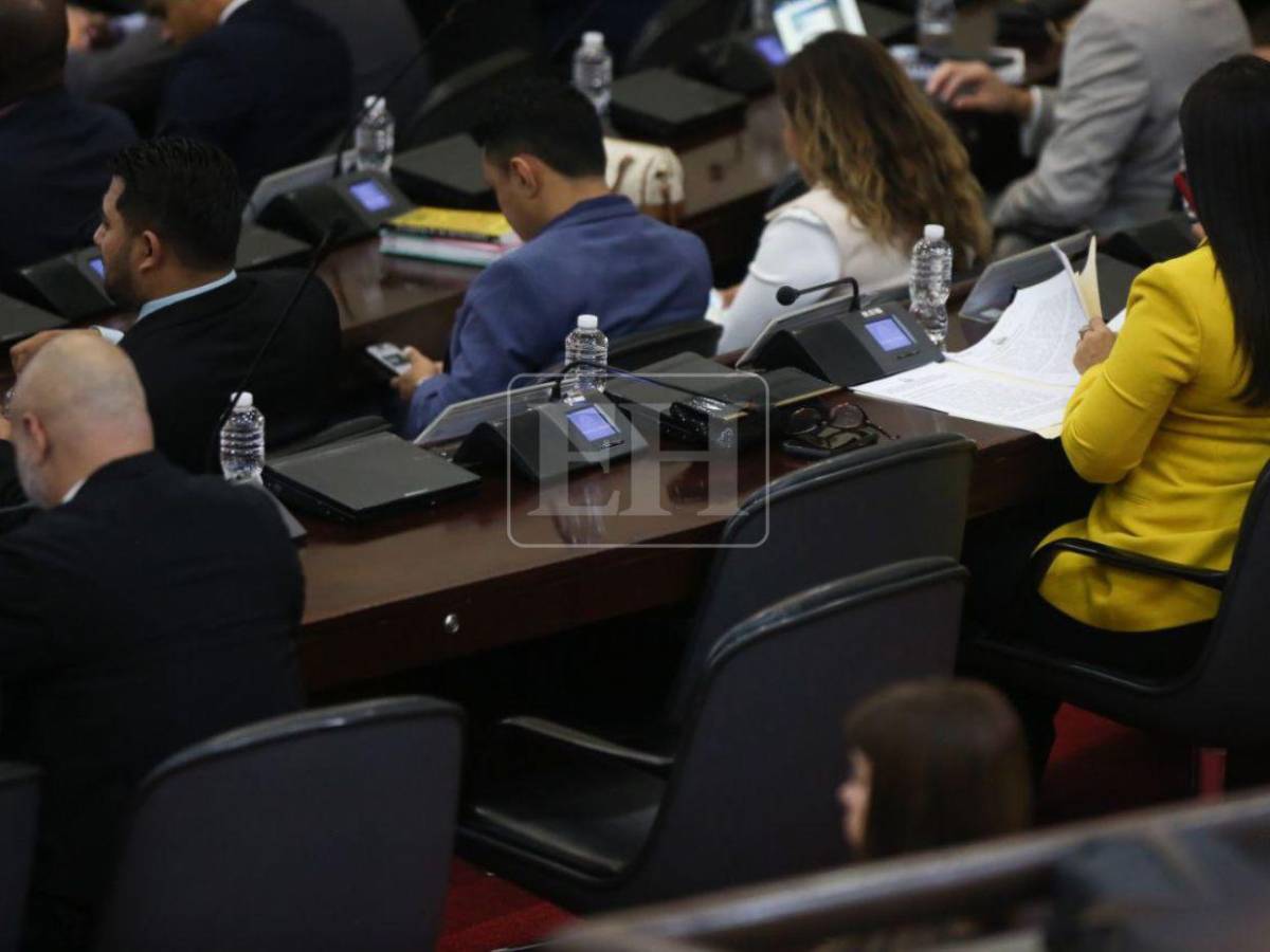 ¿A qué diputados se les descontará el día de salario por no llegar a la segunda sesión?